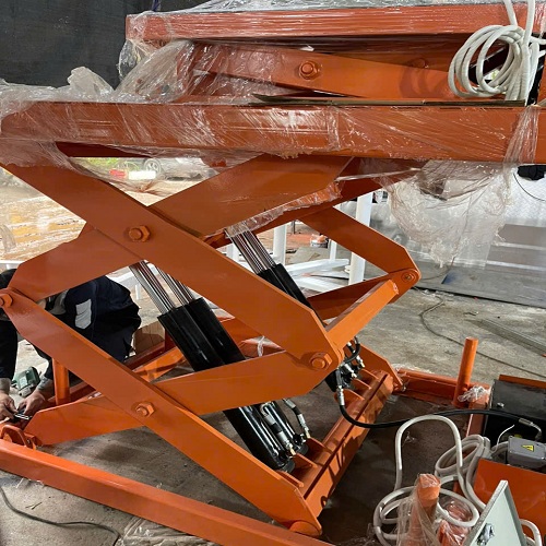 Bàn nâng hạ thủy lực 2000Kg nâng cao 1,3m Giá 28 triệu